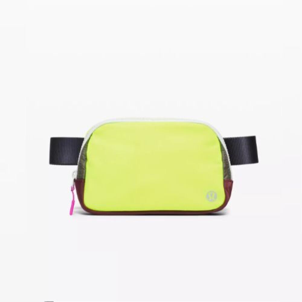 Lululemon Everywhere Belt Bag 1L Colorblock Highlight Yellow Savannah Green